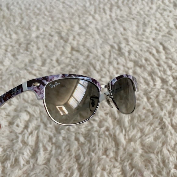 Ray Ban Women’s Clubmaster Classic RB 4132 832/32 - Picture 3 of 8